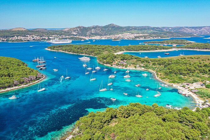 HVAR & 4 Islands PRIVATE BOAT TOUR - Trogir: begin among medieval lanes