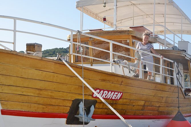 Island Hopping & City Walls Cruise with Food and Open Bar - Dubrovnik’s city walls at sunset