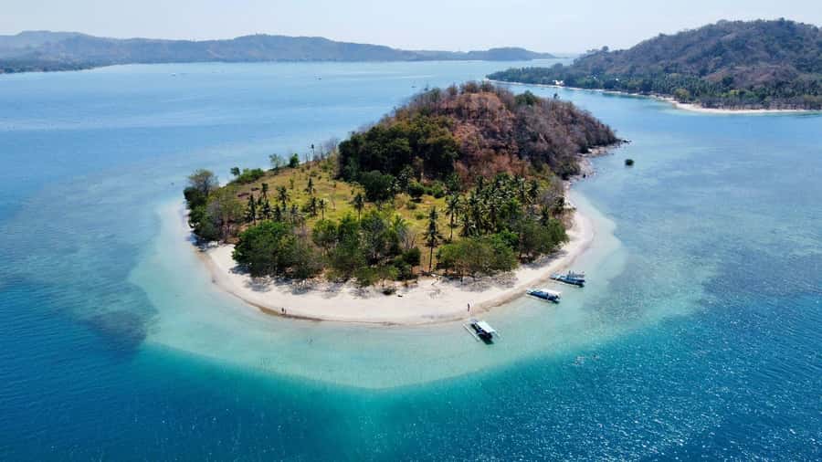Island Hopping Gili Asahan, Gede, Rengit, Layar & Goleng - Why these five southwest Gilis make a good day out