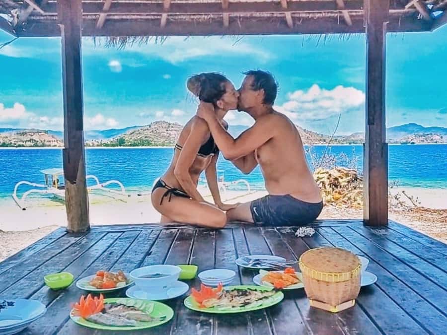 Island Hopping Gili Asahan, Gede, Rengit, Layar & Goleng - Gili Rengit, the first coral stop