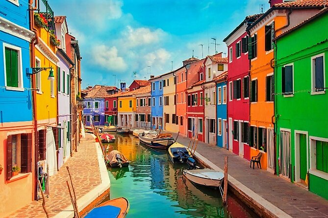 Island Hopping Tour: Mazzorbo, Burano and Murano - Walking across to Burano