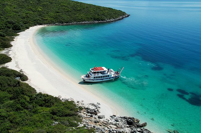 Island Hopping with Beach BBQ - How the group size affects the day
