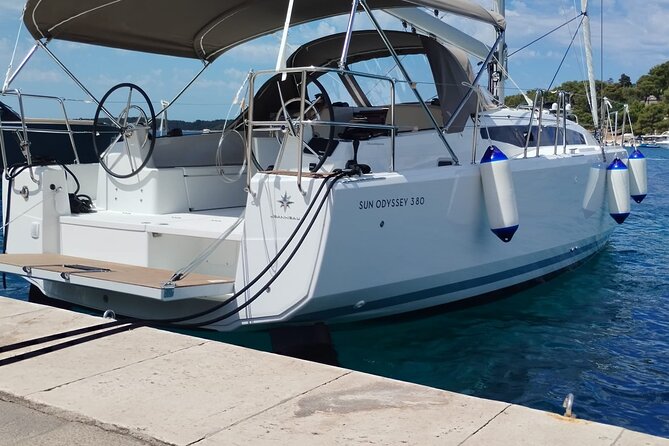 Islands Tour on Luxurious Jeanneau Sun Odyssey - Drinks, snorkeling gear, and the lunch question