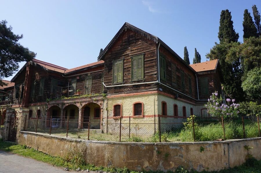 Istanbul Princes island Tour visiting 2 island - Leaving Istanbul behind on the Marmara Sea
