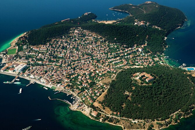 Istanbul: Princes Islands Tour with Heybeliada and Büyükada - Heybeliada: pine trees, old schools, and a short stop