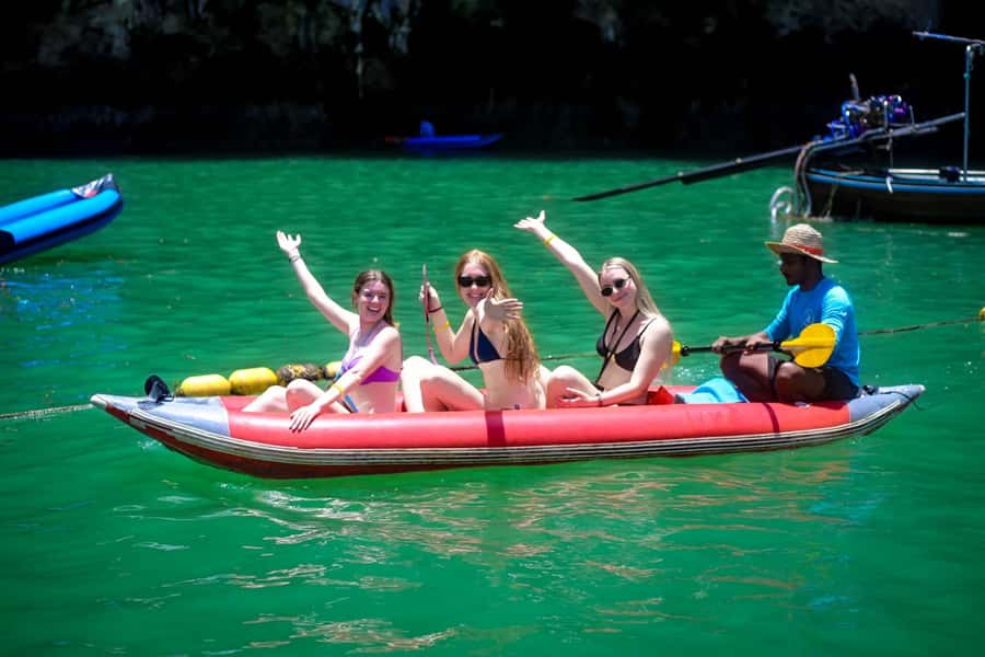 Jame bonds canoe 7 point 6 Island Premium trip - Hong Island by canoe