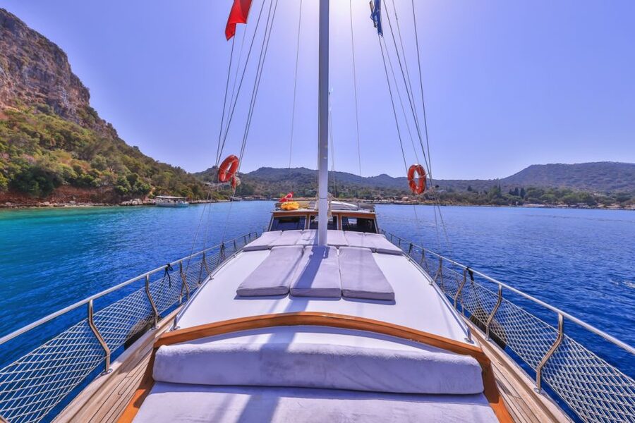 Kas: Limanagzi Beach & Island-Hopping Boat Tour with Lunch - What the boat day feels like in practice