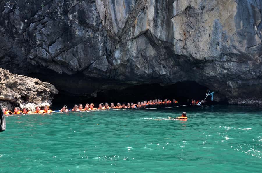 Ko Lanta: 4 Islands Tour By Private Longtail Boat with Lunch - Koh Ma and the final swim