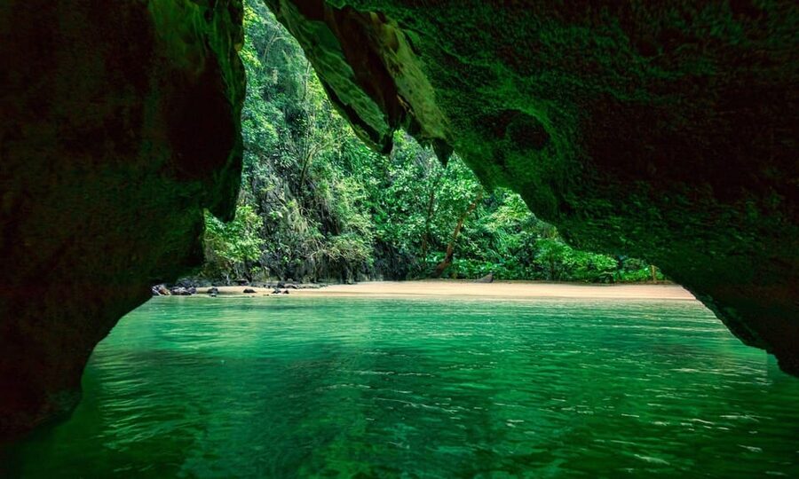 Ko Lanta: 4 Islands Tour By Private Longtail Boat with Lunch - What the $257 price buys you