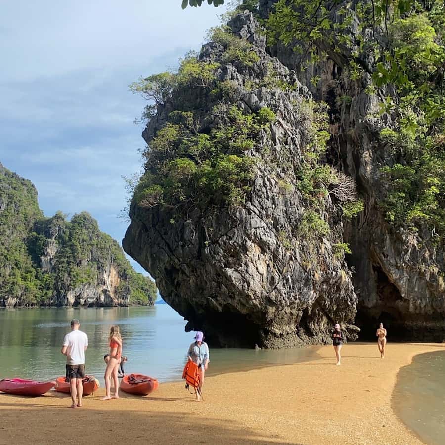 Ko Lanta: Full-Day Mangrove Kayaking 2Islands 2Caves 2 Kayak - Lunch and the return through the mangroves