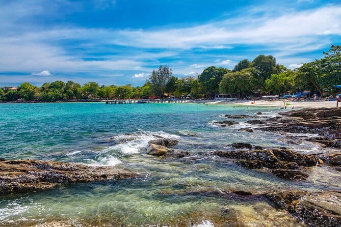 Ko Samet: 5 or 6 Islands Snorkeling Tour with Lunch Option - Koh Tham Tai Khao and the coral reef stop