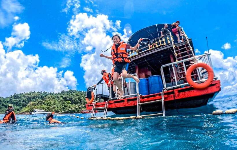 Koh Chang: 3 or 4 Islands Snorkel & Beach Tour by Big Boat - The big boat makes a difference