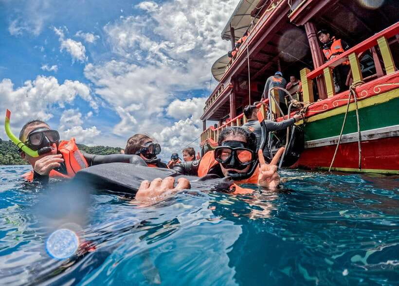 Koh Chang: 3 or 4 Islands Snorkel & Beach Tour by Big Boat - Lunch, fruit, and the onboard routine