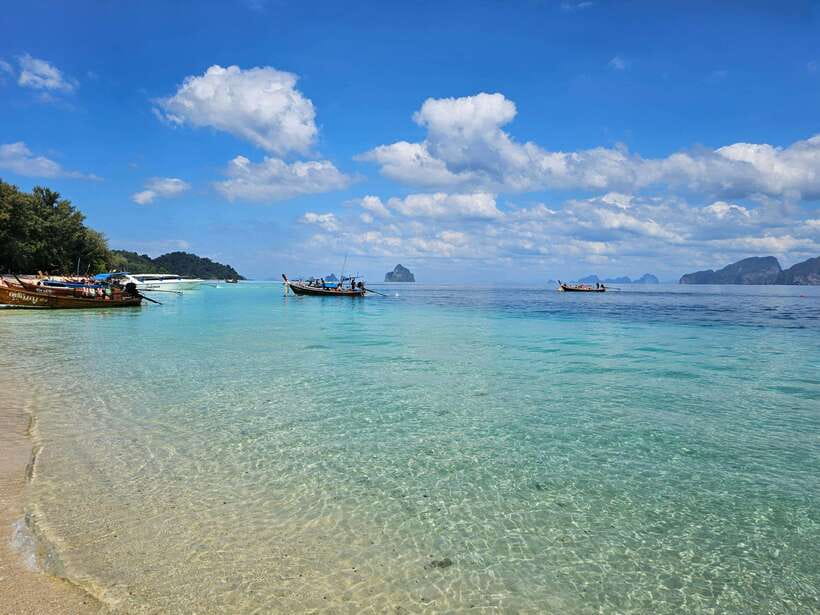 Koh Lanta: 4-Island Tour by Longtail Boat - Koh Ngai for lunch, sand, and breathing room