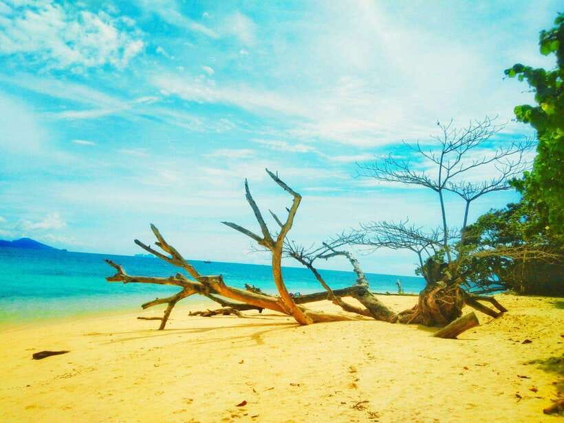Koh Lanta: 4 Islands and Emerald Cave Snorkeling Trip - Koh Kradan’s White Beach and Two Hours to Slow Down