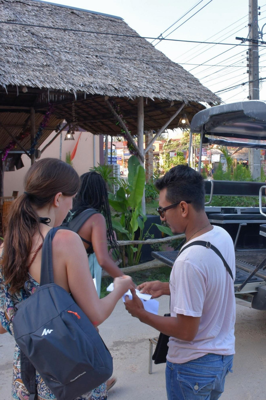 Koh Lanta: 4 Islands and Emerald Cave Tour by Longtail Boat - Key points at a glance