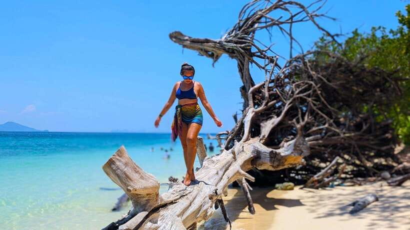 Koh Lanta: 4 Islands, Emerald Cave & Koh Kradan by Speedboat - Koh Chueak starts the water time