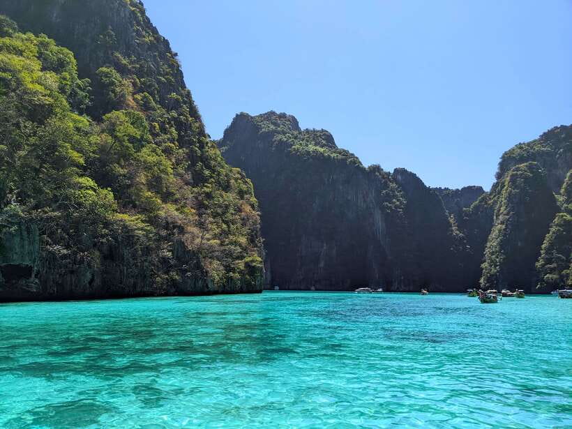 Koh Lanta: Phi Phi Islands Tour w/ Maya Bay, Snorkel & Lunch - Lunch at Phi Phi Don