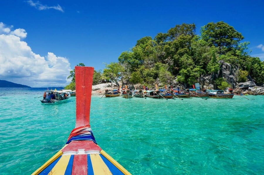 Koh Lipe: 7 Island Snorkeling Trip by Longtail Boat w/ Lunch - Quiet time on Koh Ro Khloi