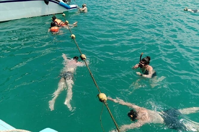 Koh Samui: Island Hopping Adventure in Coral and Pig Island - Koh Tean combines coral water with a proper lunch