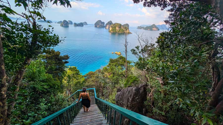 Koh Yao Yai/Noi: Private Longtail Boat Island Hopping Tour - Hong Lagoon and the limestone scenery
