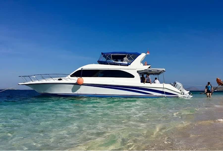 Komodo Island: Komodo Dragons & Islands Day Tour - Taka Makassar is a small pause between swims