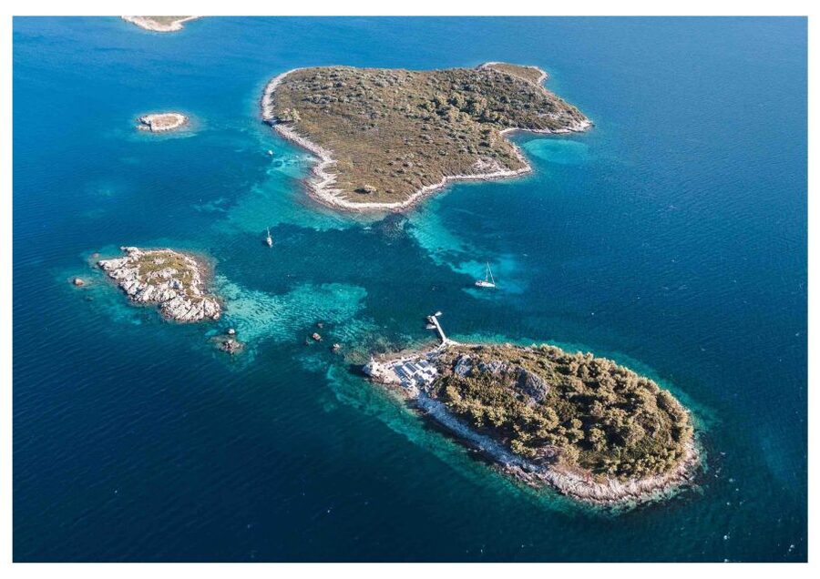 Korčula 3 ISLAND CATAMARAN TOUR Badija - Vrnik - Stupe - Badija: monastery paths and a calm lagoon
