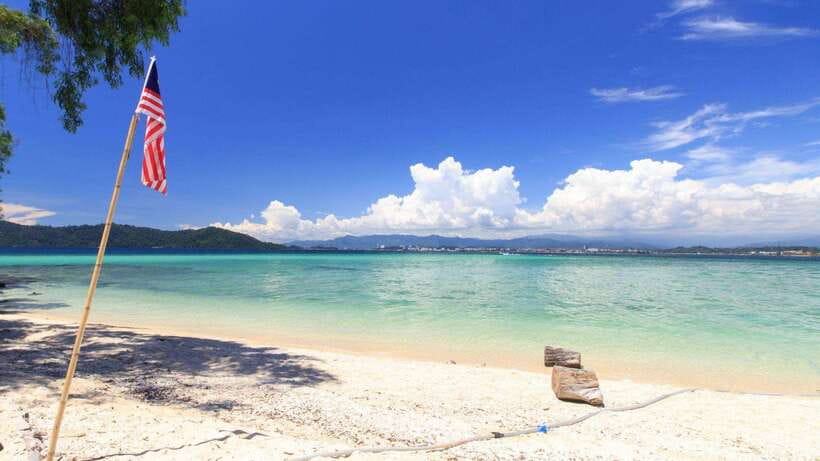 Kota Kinabalu: Snorkeling & Island Hopping Sapi & Manukan - Sapi Island: pretty, compact, and often crowded