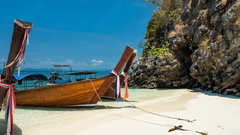 Krabi: 4 Islands and Caves Boat Tour with Lunch - Chicken Island and the changing view from the water