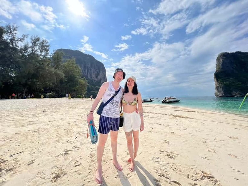 Krabi: 4 Islands Hopping & Snorkeling Tour - Tup Island and the tide-made sand path
