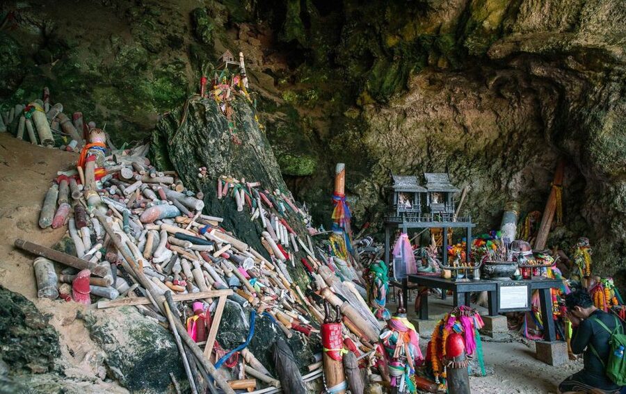 Krabi: 4 Islands & Krabi's Separated Sea Longtail Boat Tour - Group size and crowd levels matter more than the price suggests