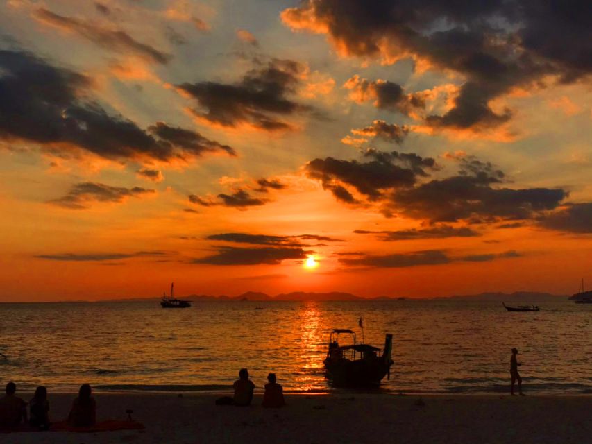 Krabi: 4 Islands Sunset Longtail Boat Tour with BBQ Dinner - How the guides shape the day