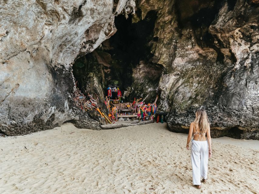 Krabi: 4 Islands Tour by Longtail Boat & Thai Buffet Lunch - Poda Island: The Main Beach Break