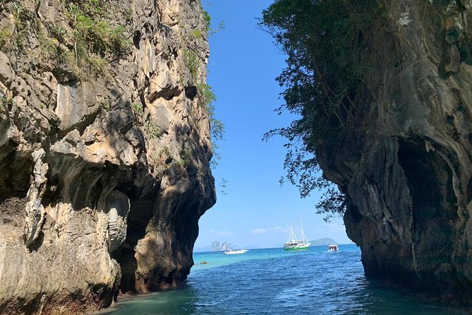 Krabi 7 Island Sunset Tour By Long Tail Boat with BBQ Dinner - BBQ dinner, fruit, and drinks on the beach