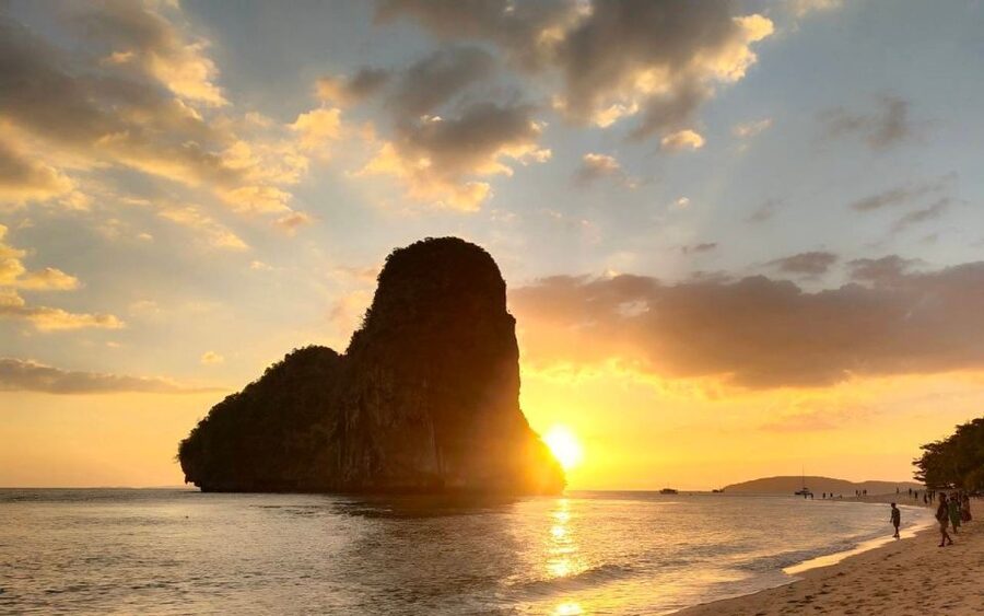 Krabi: 7 Islands Sunset Hopping Cruise with BBQ & Plankton - Poda Island and Tang Ming at the best time of day