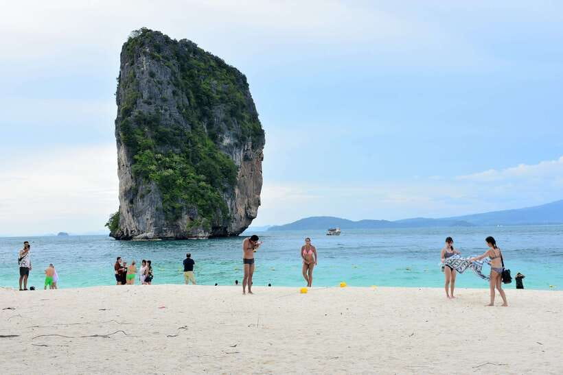 Krabi: 7 Islands Sunset Tour with Buffet Dinner & Snorkeling - Guides, safety, and the pace of the day