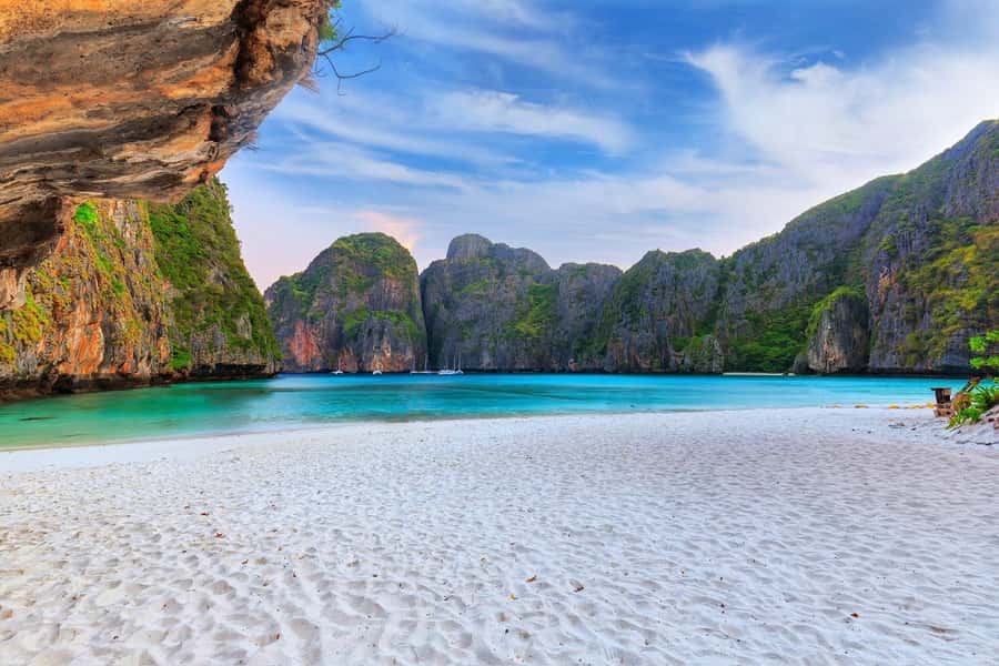 Krabi: Early Bird Phi Phi, Maya & 4 Islands Speedboat Tour - Pileh Lagoon gives you the main water session