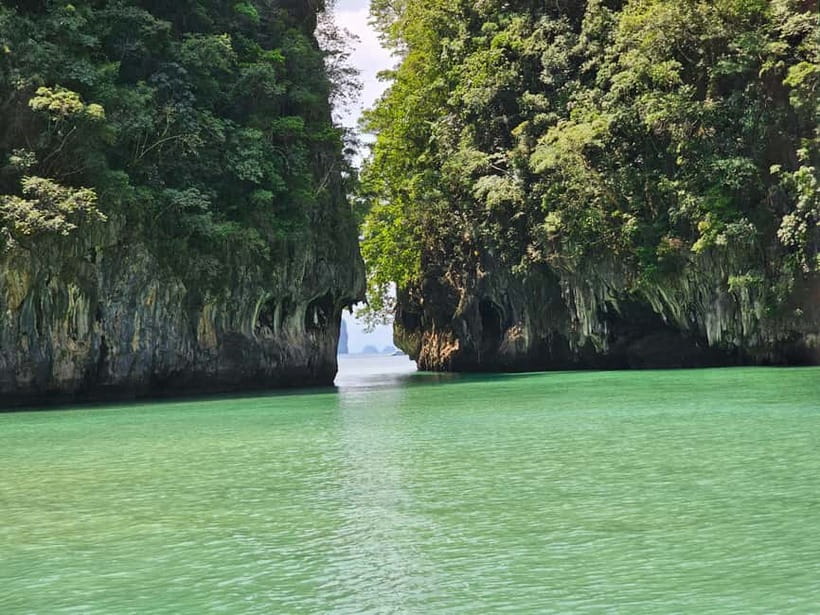 Krabi: Hong Island & 4 Islands Day Trip by Neptune Speedboat - Lao Lading: a small cove to start the day