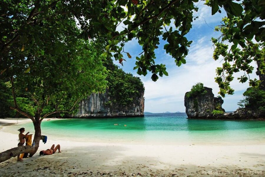 Krabi: Hong Islands Day Trip by Speedboat with Lunch - Cruising through Hong Lagoon