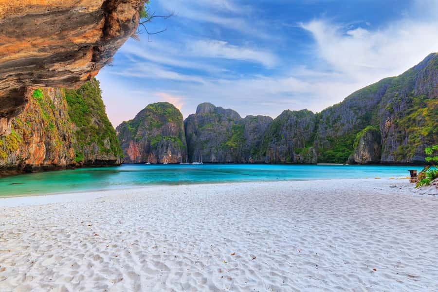 Krabi: Phi Phi & 4 Islands Sunset Tour by Speedboat - Viking Cave is a quick look, not a full visit