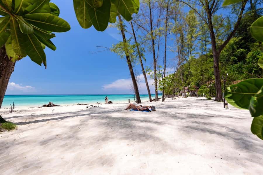Krabi: Phi Phi & 4 Islands Sunset Tour by Speedboat - Walking into Maya Bay