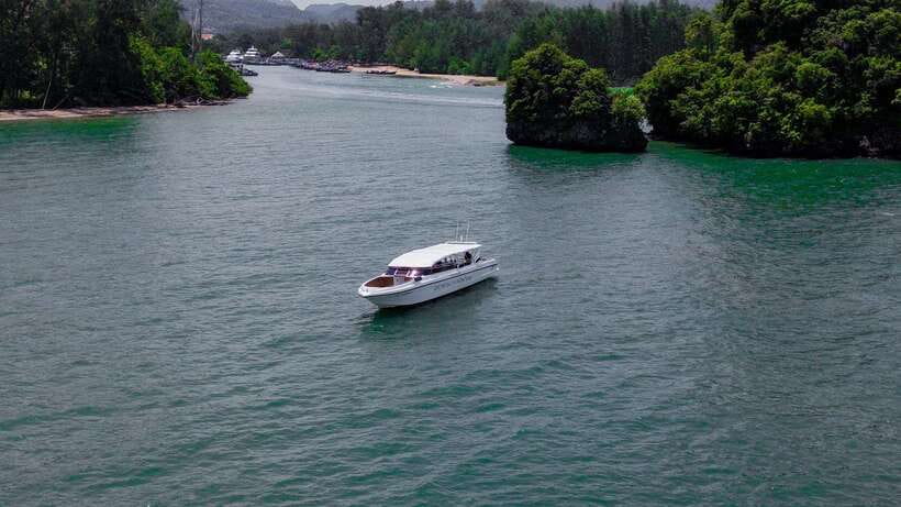 Krabi: Phi Phi and 4 Islands with Snorkeling by Speed Boat - Pileh Lagoon is the calm-water highlight