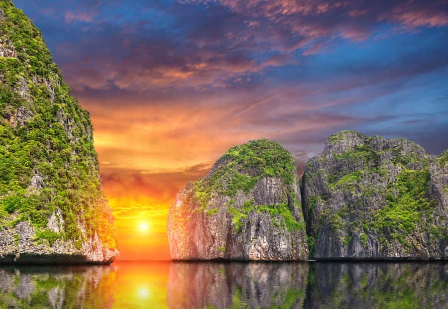 Krabi: Phi Phi Island Sunset Maya Bay and Four Islands Tour - Lunch and a short look at Phi Phi Don