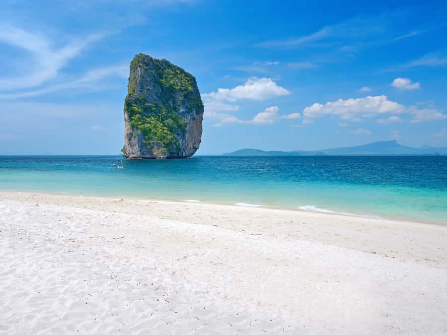 Krabi: Private 4 Islands Longtail Boat Tour With Cave Visit - Communication and the hands-on crew