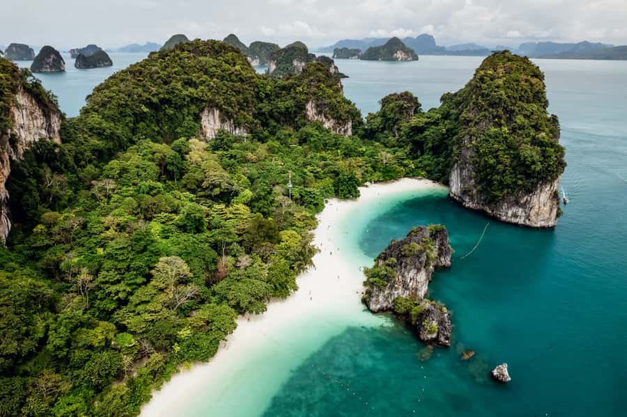 Krabi: Private Luxury Longtail Boat Island Hopping Tour - Why a private longtail boat changes the day
