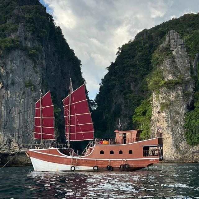 Krabi: Wonderful 4 Islands with Sunset Cruising Dinner - Poda Island: an easy first taste of the sea
