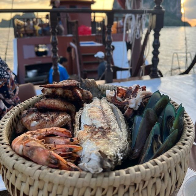 Krabi: Wonderful 4 Islands with Sunset Cruising Dinner - Searching for luminescent plankton after dark