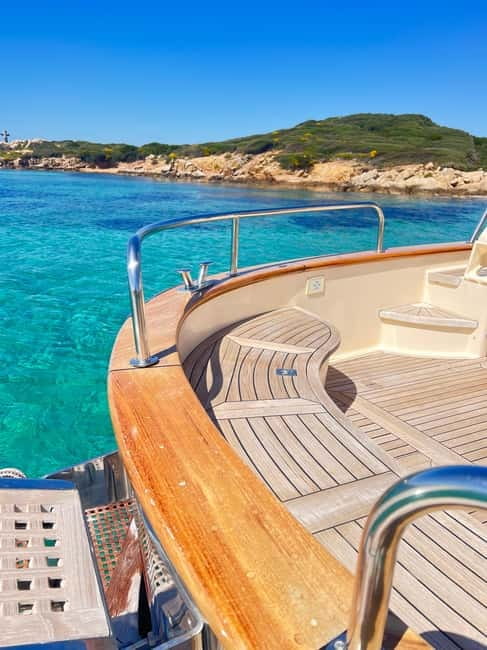 La Maddalena Archipelago: private all inclusive boat tour - Lunch and swimming at Porto della Madonna