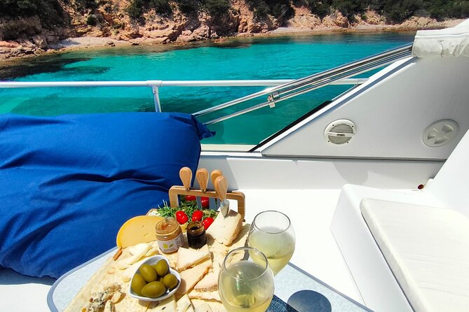 La Maddalena Archipelago Tour with Motorboat DC12 - Who Will Enjoy This Boat Tour Most