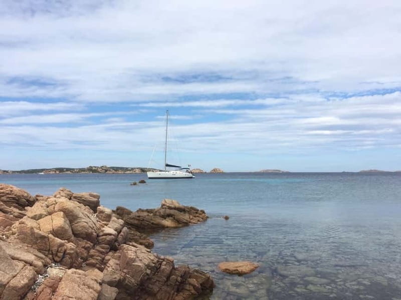 La Maddalena: daily sailing tour archipelago La Maddalena - The crew and the feel on board